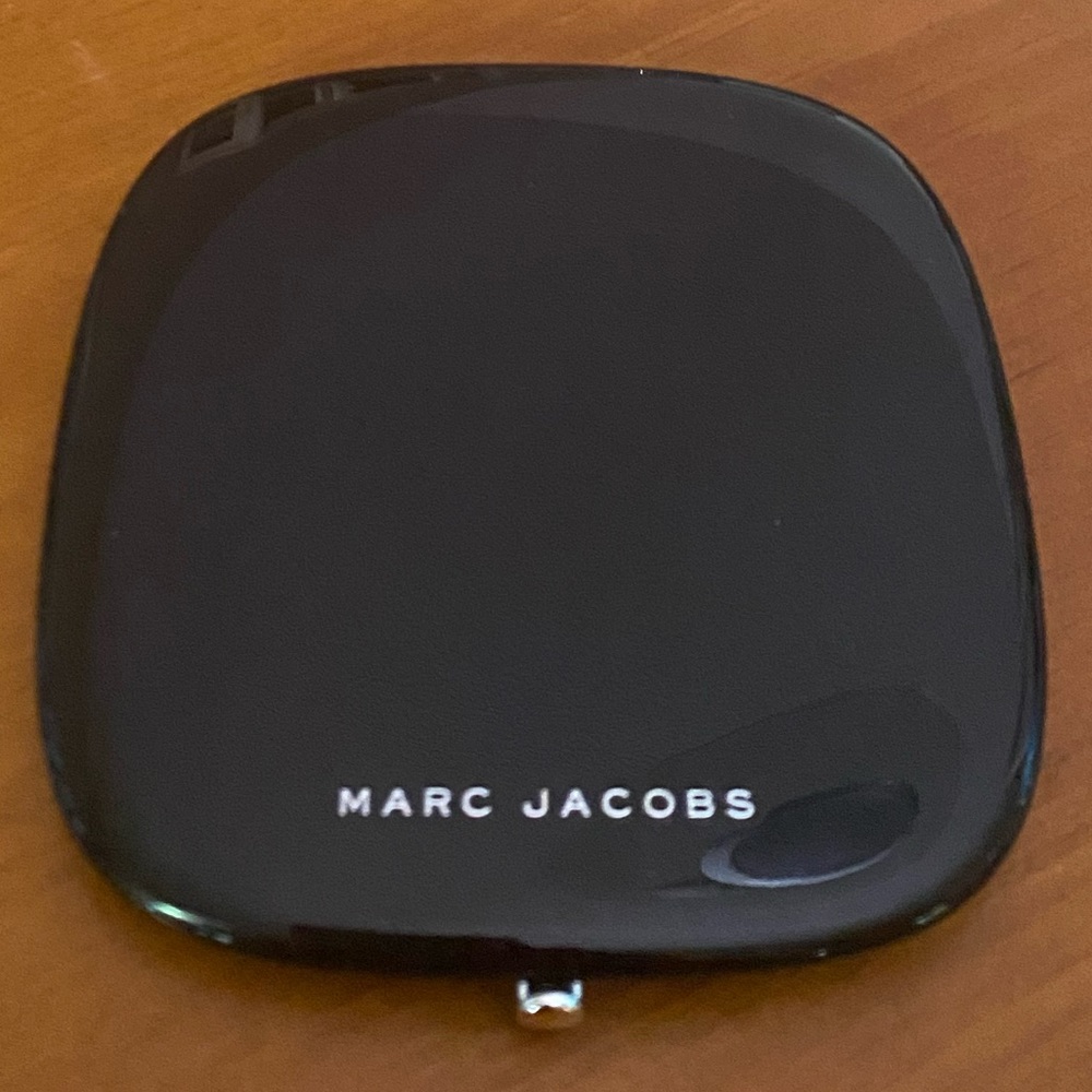 Marc Jacobs Light Filtering Contour Powder - Picture 3 of 16